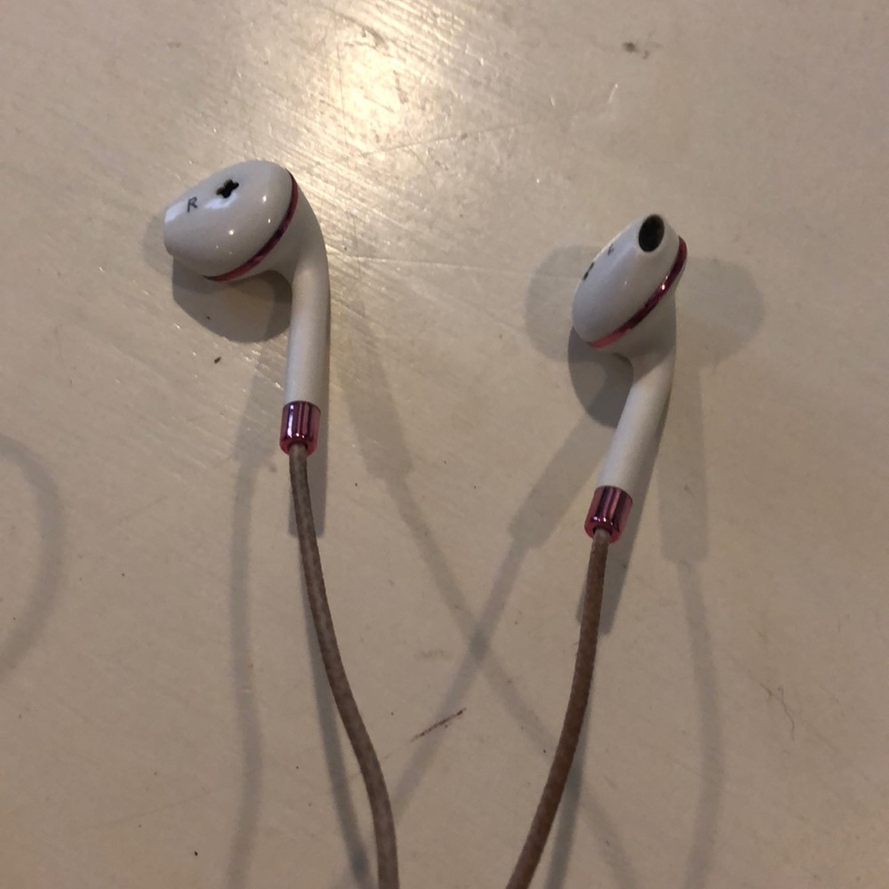 Wireless headphones